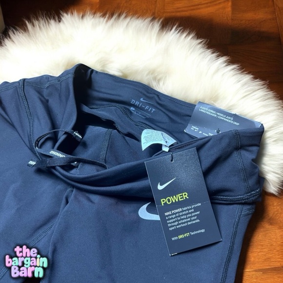 Nike Women’s NWT Epic Lux Crop Black Athletic Running Workout Leggings (Small) - Picture 2 of 5